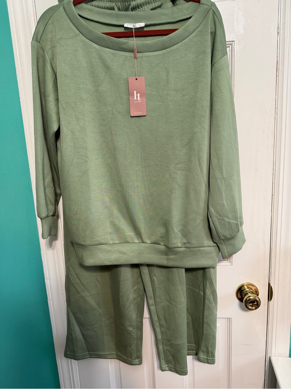 lt. Women's Sage Green Pullover and Pants Matching Set NWT Size Small, $40
